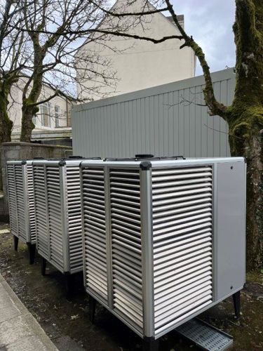 Master Therm Enhances Comfort and Sustainability at Hodson Bay Hotel with Advanced Heat Pump Installation 