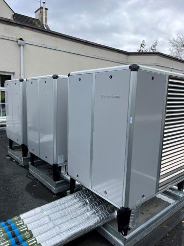 Master Therm Enhances Comfort and Sustainability at Hodson Bay Hotel with Advanced Heat Pump Installation 