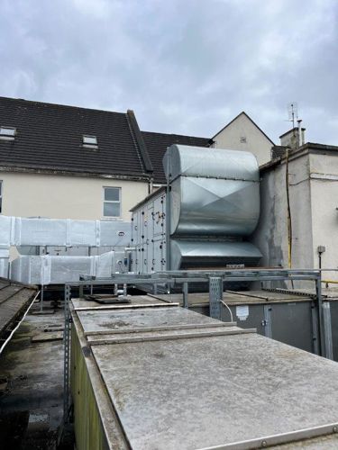 Master Therm Enhances Comfort and Sustainability at Hodson Bay Hotel with Advanced Heat Pump Installation 